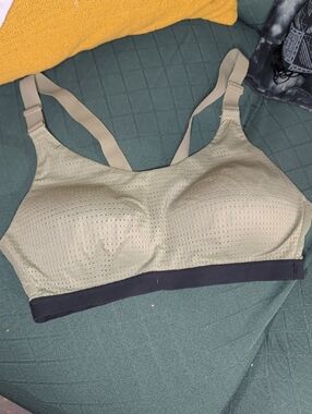 Victoria's Secret Sports Bra. Like New 36C